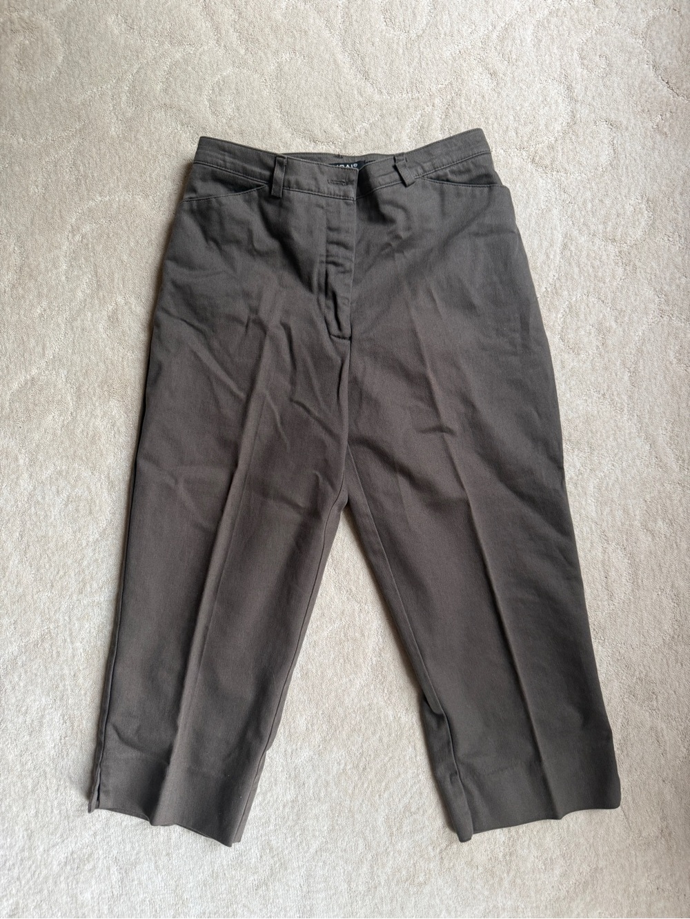 Women’s Capri Pants — Dark Gray